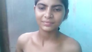 રશિયન નૃત્યાંગનાએ કુની માટે blowjob સાથે મુખ્ય આભાર માન્યો હતો, ગરમ ગમ્યો હતો અને આનંદી શોટ્સનો આનંદ માણ્યો હતો.