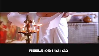 પતિ તેની પત્નીને એક બિંદુ ચાહે છે, ઉત્સાહથી તેણીને લુબ્રિકેટેડ ગધેડામાં fucks કરે છે, પરંતુ શુક્રાણુ તેના મોઢામાં સુંદર મર્જ કરે છે