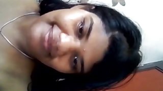 એક યુવાન છોકરી ના Pussy pussy બંધ અપ