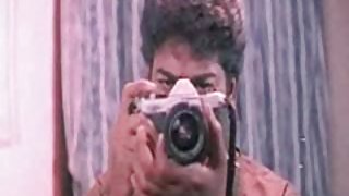 એમ.આઈ.એલ.એફ. એક વ્યક્તિના ડિકીંગને એક blowjob દરમિયાન લગભગ બિટ કરે છે
