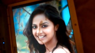 ખુક્લુષ્કા કારમાં એક blowjob દરમિયાન પતિને નમસ્તે કહે છે